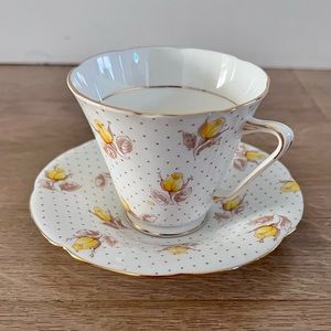 Vintage Royal Grafton Fine Bone China Made in England Yellow Rose Cup & Saucer‎